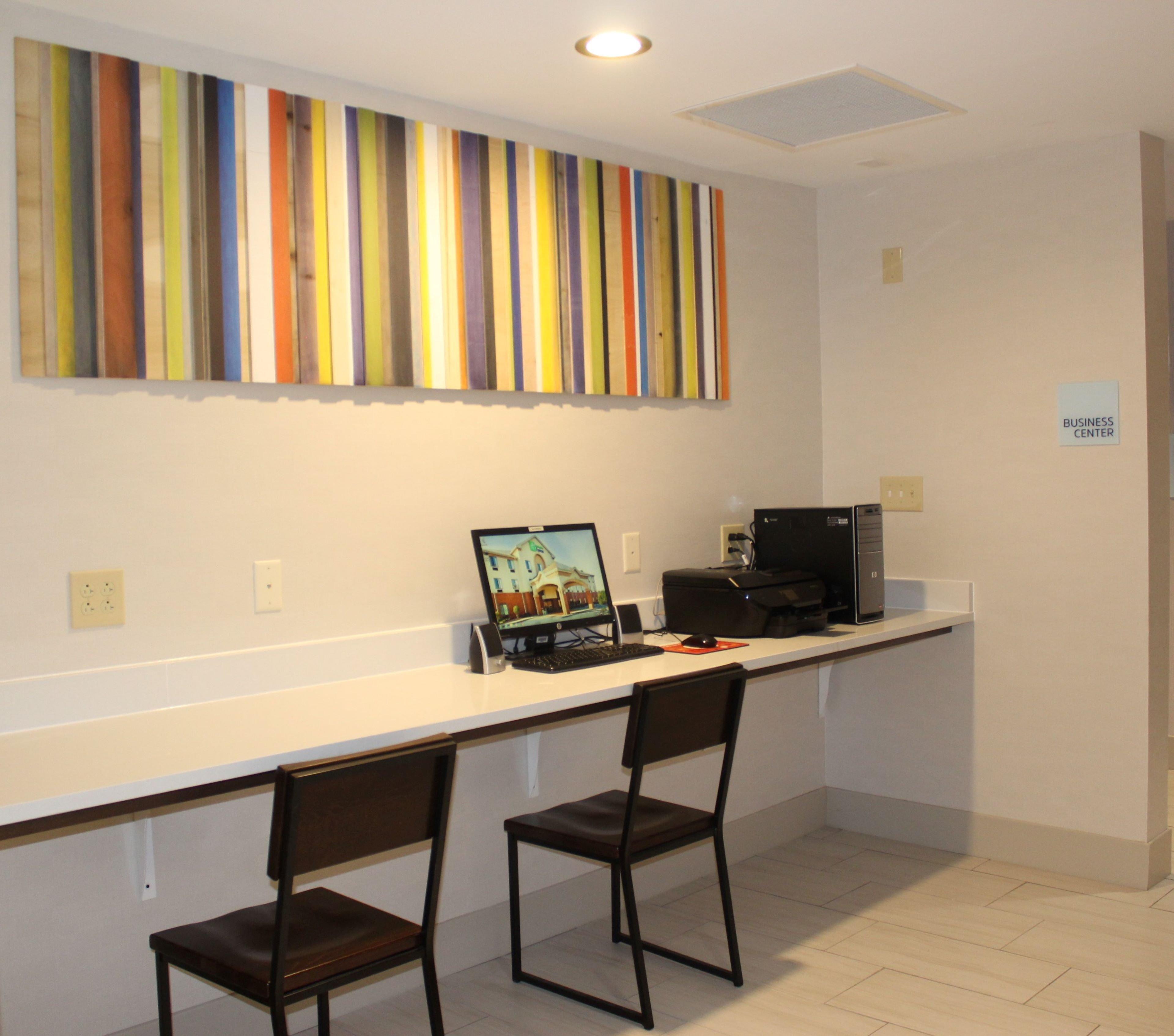 Holiday Inn Express Forest City By Ihg Exterior foto